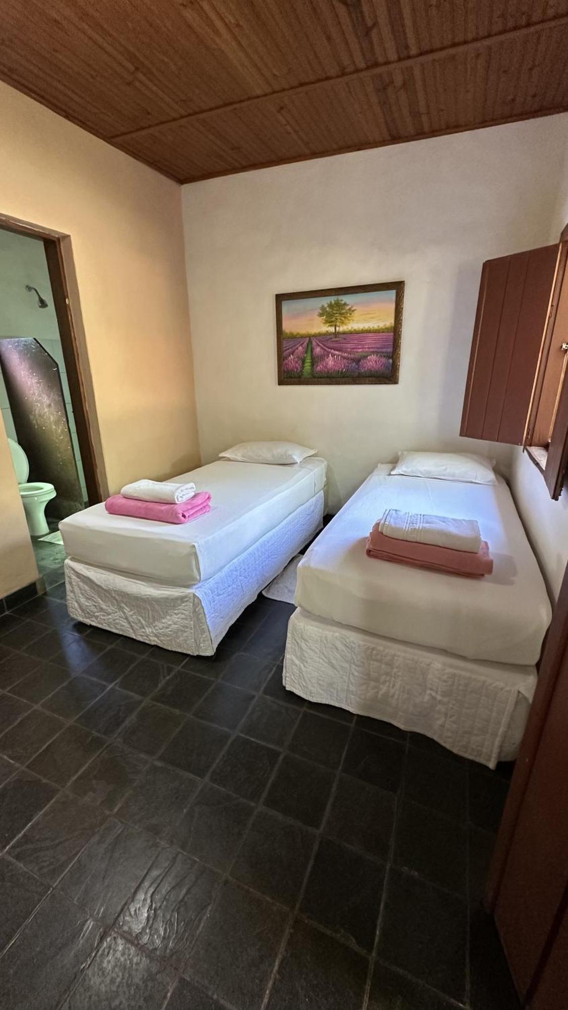 Pousada E Hostel Pe No Mato Вале до Капао Стая снимка